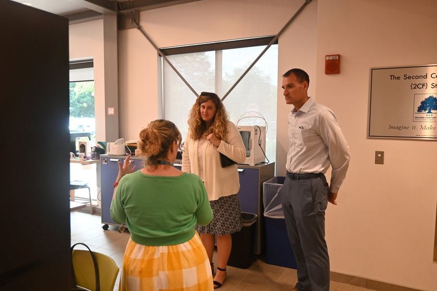Rep. Weir Joins Rep. Barry for Tour of Glastonbury Library and 2CF Studio